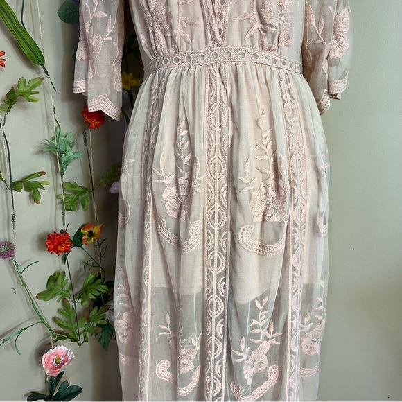 Wishlist As You Wish Balloon Long Sleeve Embroidered Maxi Dress In Light Mauve - Picture 10 of 12